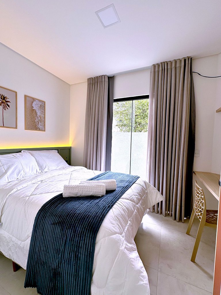 Studio c/ Varanda Priv. | 5min Praia | 1GB Wi-Fi