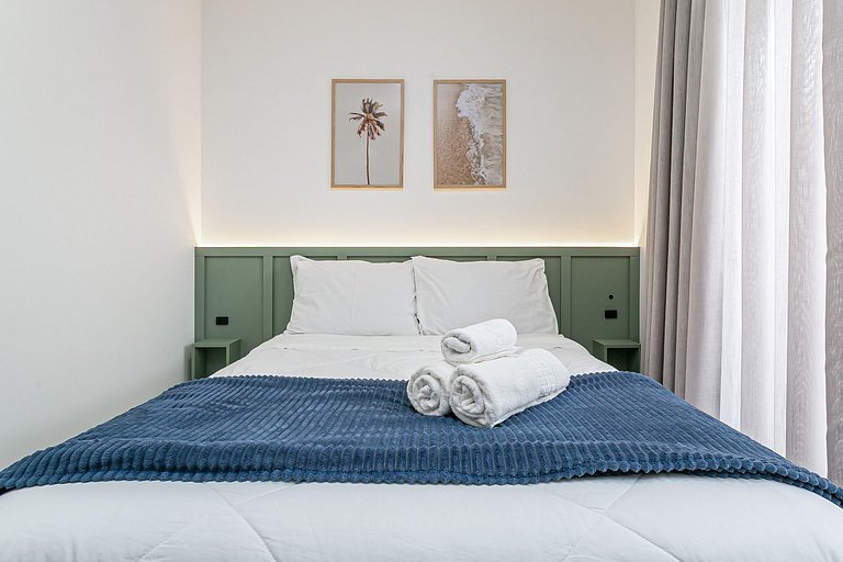 Studio 6 c/ Varanda Priv. • 5min Praia • 1GB Wi-Fi